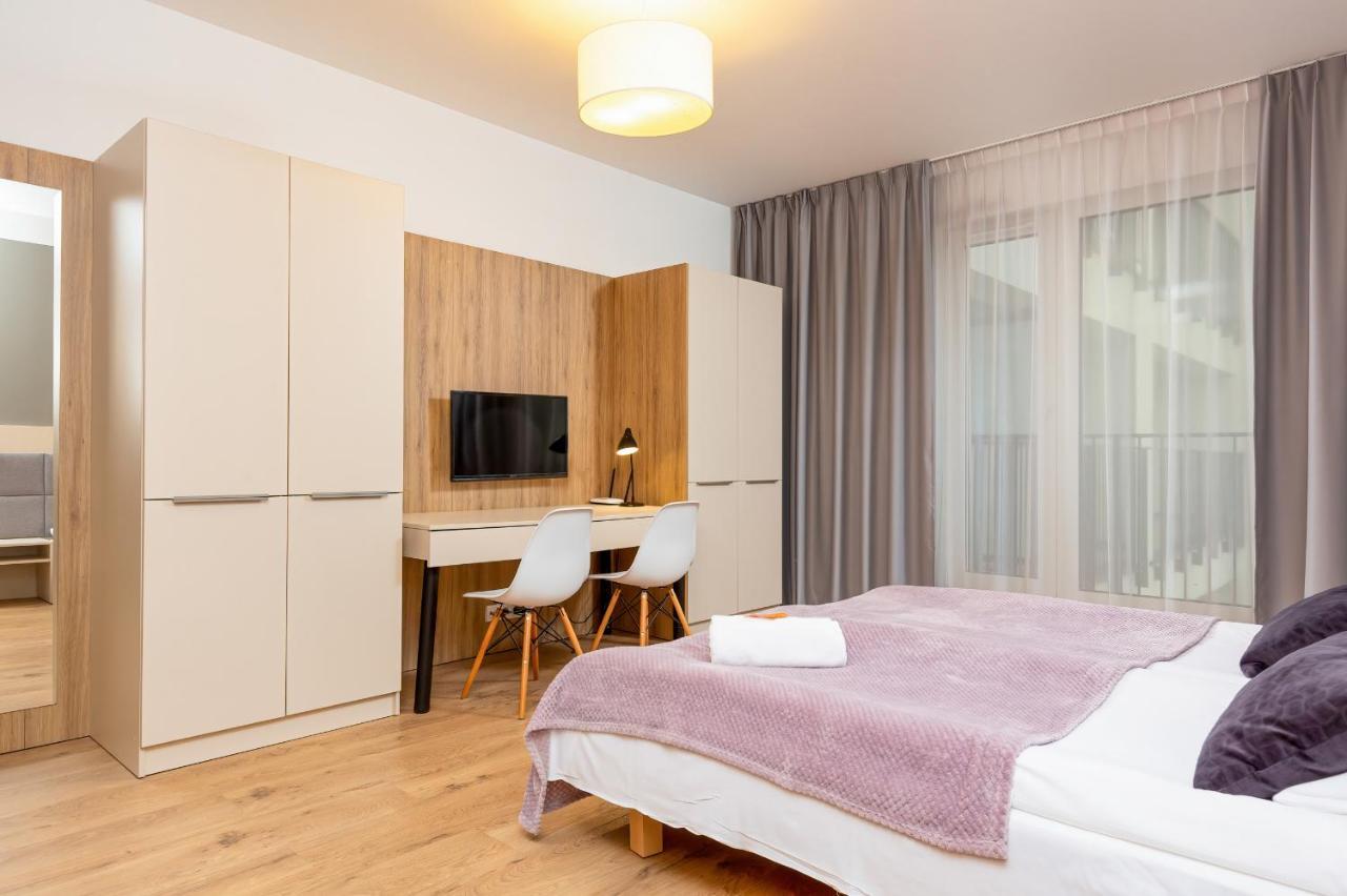 Wolska Residence Apartments With Parking By Noclegi Renters Varsovia Exterior foto